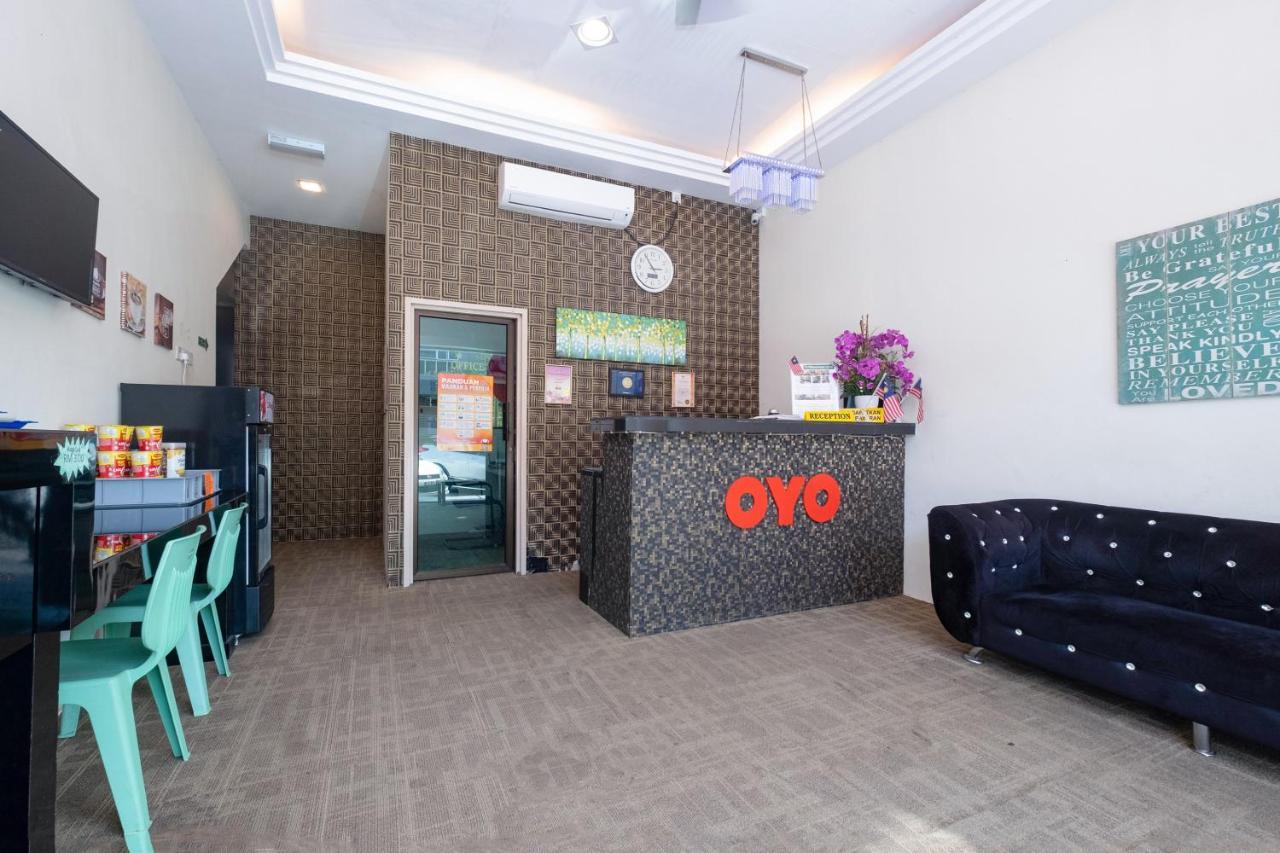 Oyo 89981 Nyamanya Hotel Kuantan Buitenkant foto