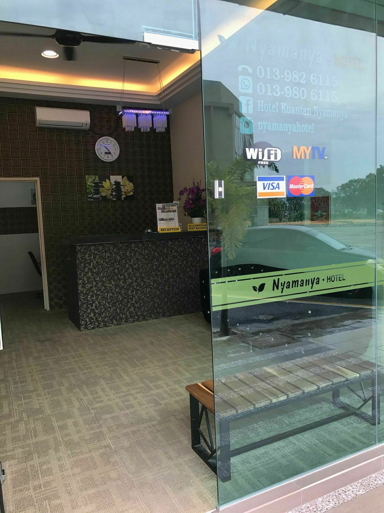 Oyo 89981 Nyamanya Hotel Kuantan Buitenkant foto